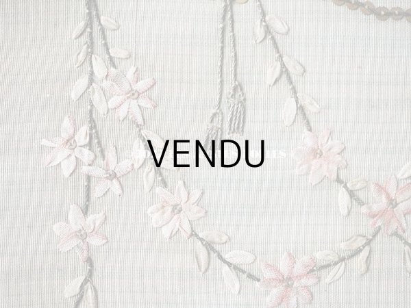 画像5: アンティーク リボン刺繍のパネル 淡いピンクの花　＆　タッセル (5)