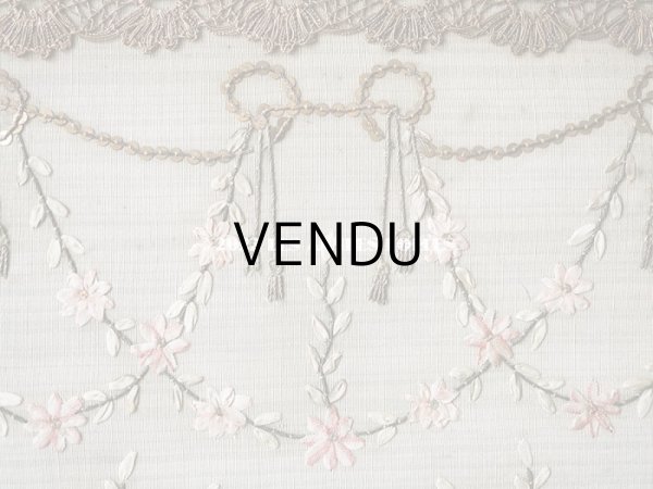 画像4: アンティーク リボン刺繍のパネル 淡いピンクの花　＆　タッセル (4)