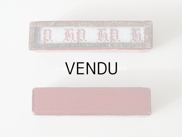 画像4: 1900年代 アンティーク 硝子の蓋の紙箱入り イニシャルテープ HP (4)