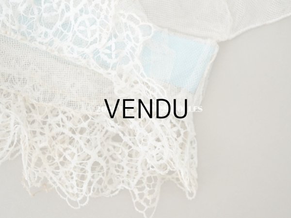 画像15: 1900年代 アンティーク ドレスの胸飾り＆付け袖　3点セット 淡いブルーのシルクリボン＆手編みのレース (15)