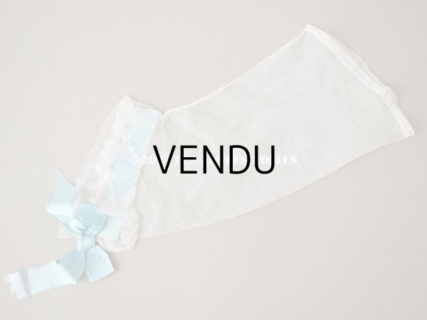 画像16: 1900年代 アンティーク ドレスの胸飾り＆付け袖　3点セット 淡いブルーのシルクリボン＆手編みのレース (16)