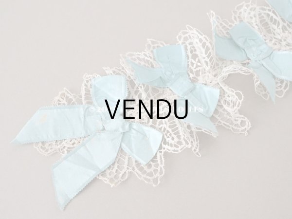 画像4: 1900年代 アンティーク ドレスの胸飾り＆付け袖　3点セット 淡いブルーのシルクリボン＆手編みのレース (4)