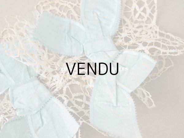 画像5: 1900年代 アンティーク ドレスの胸飾り＆付け袖　3点セット 淡いブルーのシルクリボン＆手編みのレース (5)