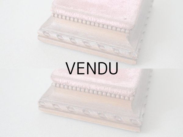 画像7: アンティーク とても小さな　ベルベットの台座 ピンク　13.4✗10.2✗4.2cm (7)