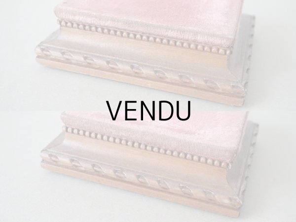 画像6: アンティーク とても小さな　ベルベットの台座 ピンク　13.4✗10.2✗4.2cm (6)