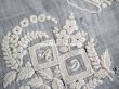 画像7: 19世紀 アンティーク  結婚式のハンカチ 王冠紋章＆モノグラム刺繍入り　手編みのヴァランシエンヌレース (7)