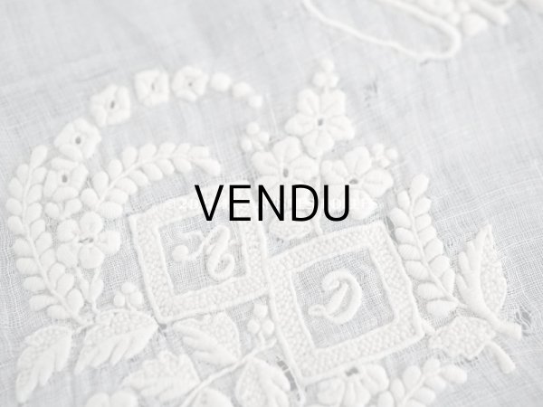 画像7: 19世紀 アンティーク  結婚式のハンカチ 王冠紋章＆モノグラム刺繍入り　手編みのヴァランシエンヌレース (7)
