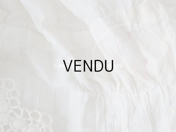 画像11: アンティーク ピンクのシルクリボンが結ばれた　赤ちゃんのおくるみ (11)