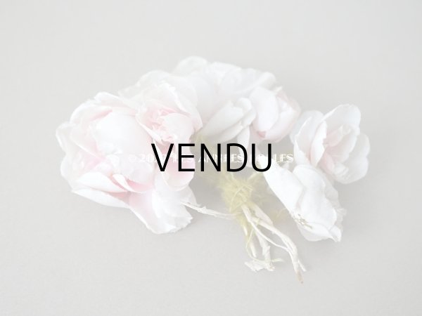 画像4:  アンティーク 薔薇の布花 クォーターロゼット咲き コサージュ (4)