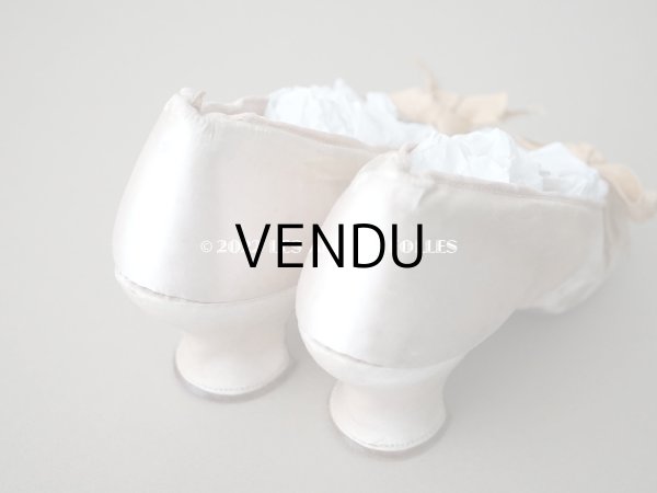 画像5: 1860~1870年代 ナポレオン3世時代 アンティーク 小さなシューズ パウダーピンクのシルクサテン (5)