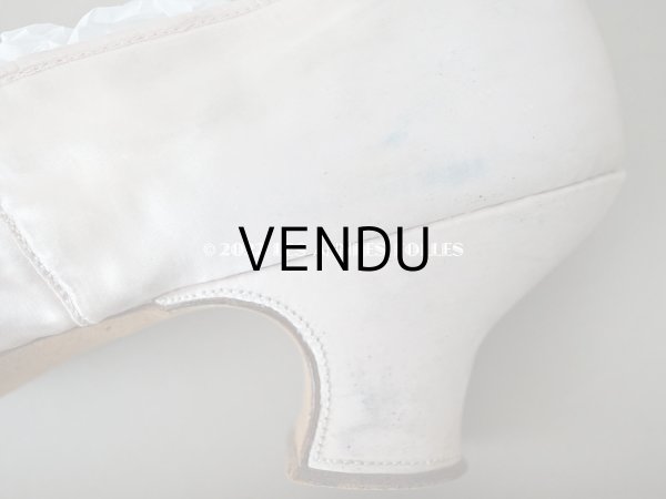 画像11: 1860~1870年代 ナポレオン3世時代 アンティーク 小さなシューズ パウダーピンクのシルクサテン (11)