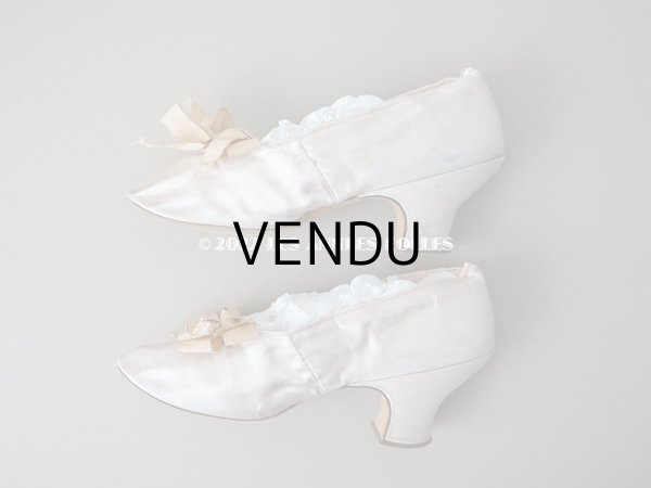 画像10: 1860~1870年代 ナポレオン3世時代 アンティーク 小さなシューズ パウダーピンクのシルクサテン (10)