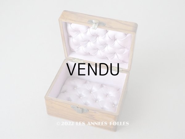 画像1: アンティーク モシュリンヌ　菫のジュエリーボックス シルク製クッション (1)