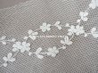 画像3: 1900年代 アンティーク 花の刺繍入り　チュールレース  33cm 約7.5cm幅  (3)