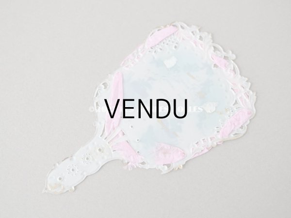 画像6: 1900年代 アンティーク  ファン型 　パンジーのセルロイド製カード　 ロカイユ装飾 (6)