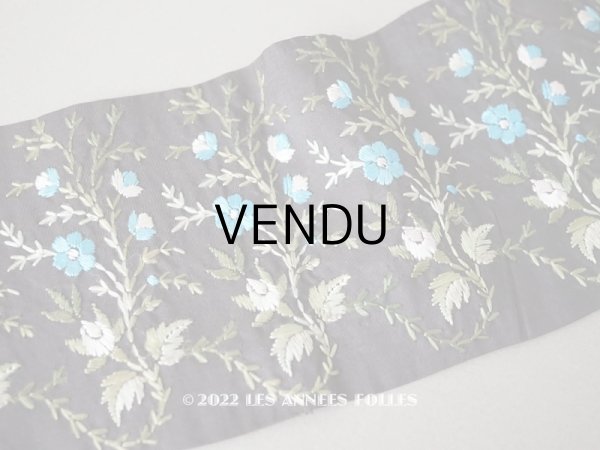 画像1: 19世紀末 アンティーク シルク製リボン 花の手刺繍　3.6ｍ　幅8.8cm (1)