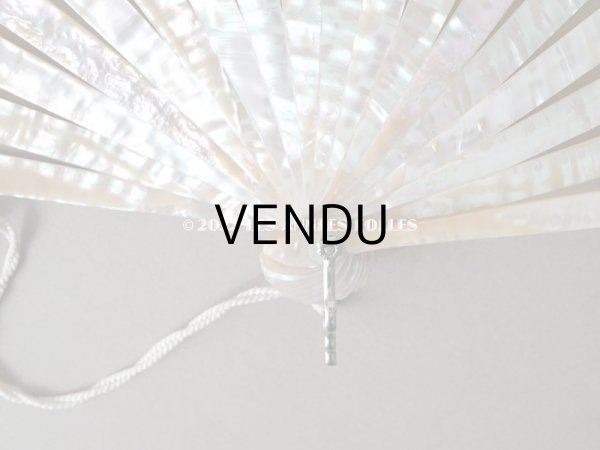 画像4: 1900年代 アンティーク  箱入り　天使の大きなファン シャンティイレース＆マザーオブパール (4)