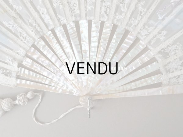 画像3: 1900年代 アンティーク  箱入り　天使の大きなファン シャンティイレース＆マザーオブパール (3)