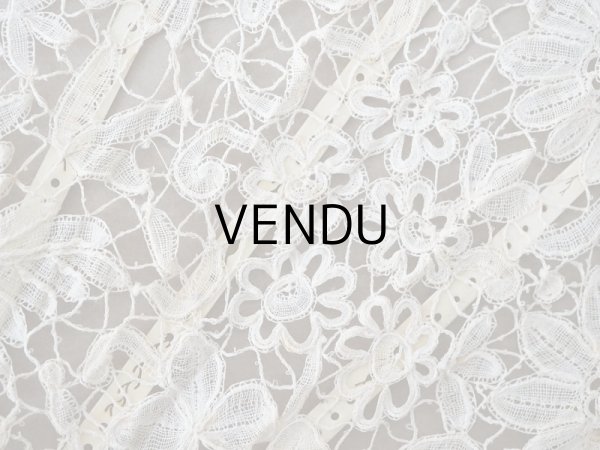 画像17: 1900年代 アンティーク  箱入り　デュシェスレースの大きなファン 彫刻入りマザーオブパール (17)