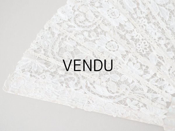 画像13: 1900年代 アンティーク  箱入り　デュシェスレースの大きなファン 彫刻入りマザーオブパール (13)