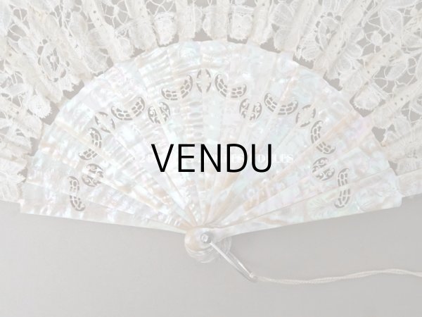 画像5: 1900年代 アンティーク  箱入り　デュシェスレースの大きなファン 彫刻入りマザーオブパール (5)