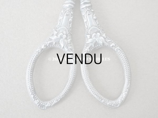 画像8: 1900年代 アンティーク シルバー製 鳥＆薔薇 裁縫道具セット 目打ち&ニードルケース&ハサミ (8)