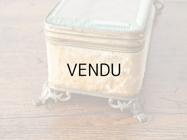 画像7: 19世紀 アンティーク 大きなジュエリーボックス ゴールドのシルク製クッション (7)