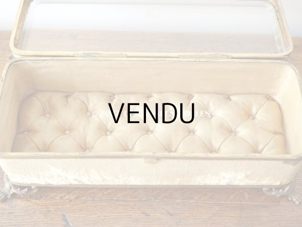 画像14: 19世紀 アンティーク 大きなジュエリーボックス ゴールドのシルク製クッション (14)