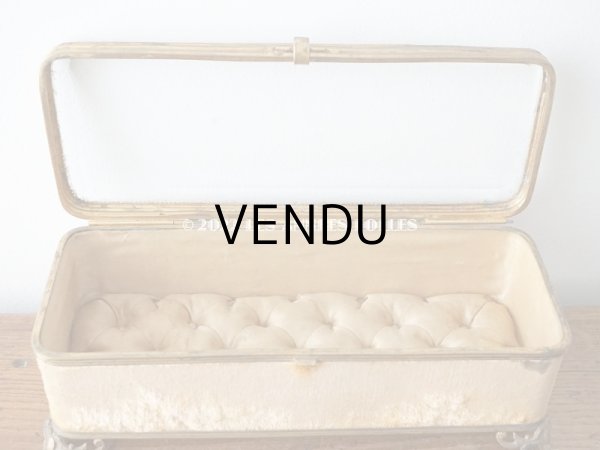 画像12: 19世紀 アンティーク 大きなジュエリーボックス ゴールドのシルク製クッション (12)