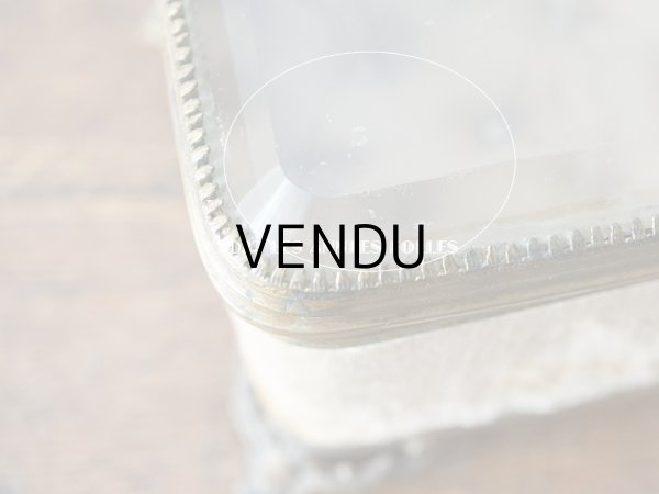 画像10: 19世紀 アンティーク 大きなジュエリーボックス ゴールドのシルク製クッション (10)