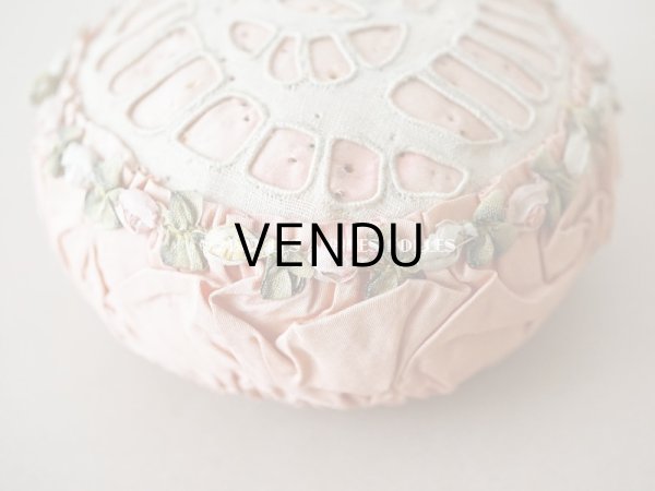 画像8: アンティーク シルク製　5色の薔薇のロココトリム付き ピンクッション  (8)