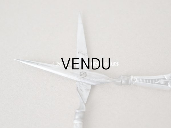 画像11: アンティーク シルバー製 薔薇の裁縫道具セット  (11)