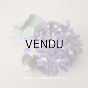 画像: 1900年代 アンティーク 菫のブーケの布花 コサージュ  54輪