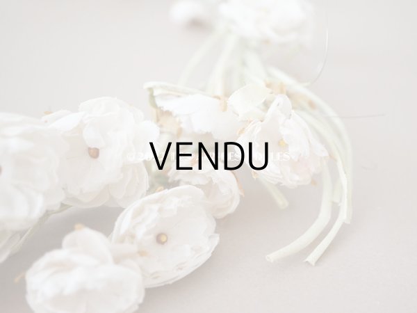 画像10: アンティーク 薔薇の大きな花冠 オフホワイト 布花のティアラ (10)