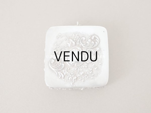 画像4: アンティーク シャトレーヌ用 シルバー製　ロカイユ装飾のパウダーケース (4)