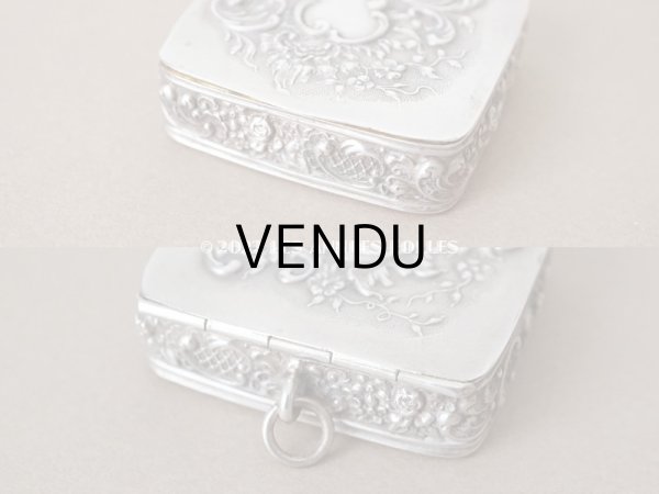 画像5: アンティーク シャトレーヌ用 シルバー製　ロカイユ装飾のパウダーケース (5)