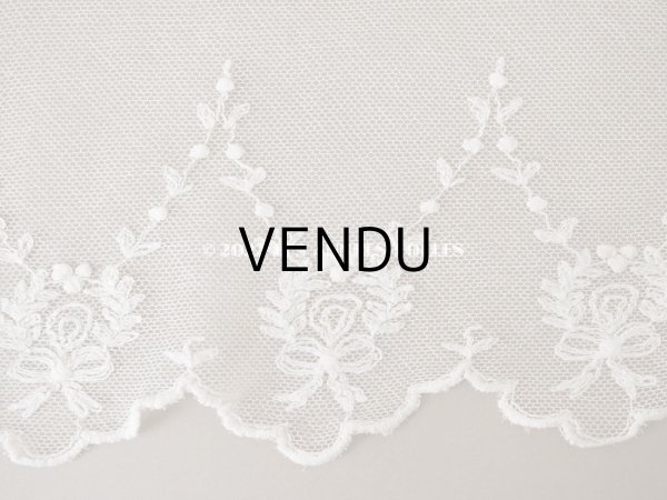 画像3: アンティーク リボン柄の刺繍入り 幅広チュールレース 幅23.5cm (3)