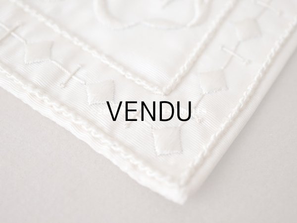 画像9: 1900年代 アンティーク 聖書カバー　ホワイトワークのイニシャル入り  (9)