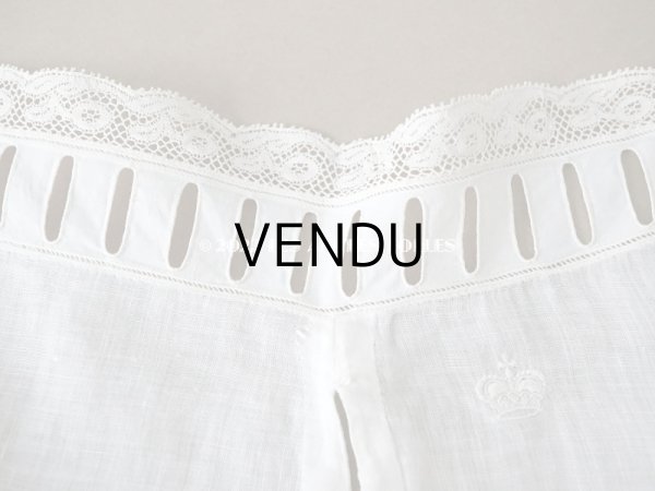 画像4: 1900年代 アンティーク ペチコート 王冠紋章の刺繍入り ピンクのリボン＆手編みのヴァランシエンヌレース  (4)