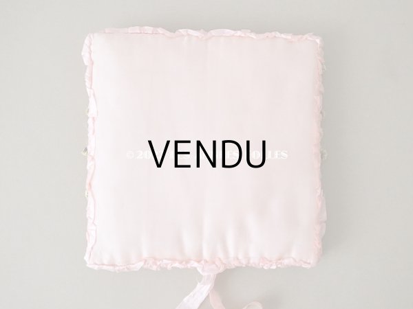 画像5: 1900年代 アンティーク シルク製 小さなハンキーケース  ロココモチーフ&フリル ハンカチ用ポシェット  (5)