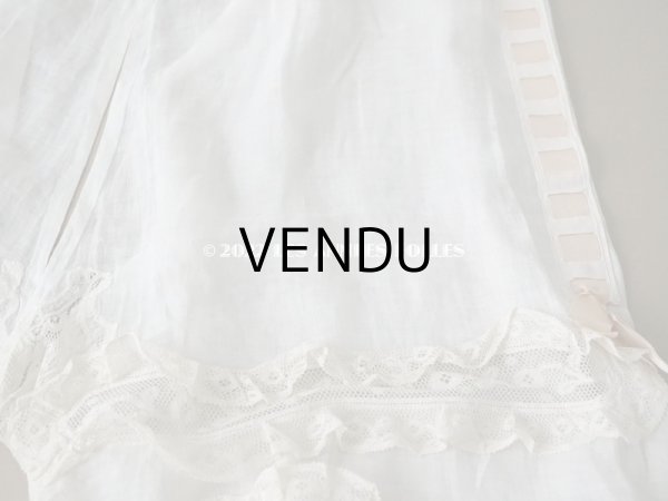 画像7: 1900年代 アンティーク ペチコート 王冠紋章の刺繍入り ピンクのリボン＆手編みのヴァランシエンヌレース  (7)