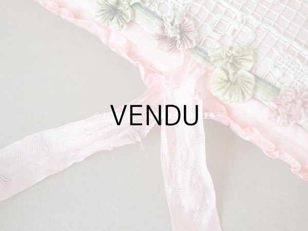 画像7: 1900年代 アンティーク シルク製 小さなハンキーケース  ロココモチーフ&フリル ハンカチ用ポシェット  (7)