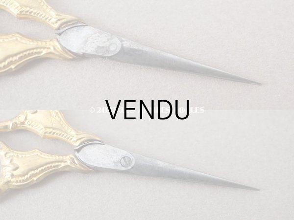 画像11: 19世紀末 アンティーク 小さなソーイングセット 薔薇＆ロカイユ装飾  裁縫道具　POMPONNE (11)