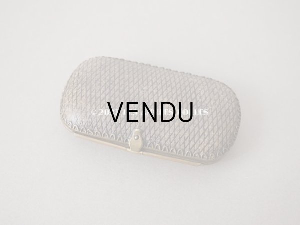 画像14: 19世紀末 アンティーク 小さなソーイングセット 薔薇＆ロカイユ装飾  裁縫道具　POMPONNE (14)