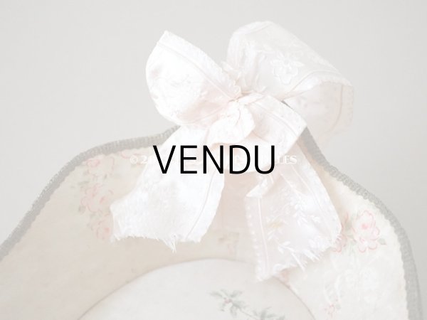 画像13: 1907年 アンティーク ピンクのリボンが結ばれた　バテムのシルク製パニエ　薔薇模様 (13)