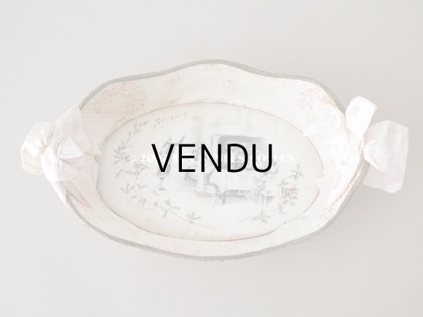 画像4: 1907年 アンティーク ピンクのリボンが結ばれた　バテムのシルク製パニエ　薔薇模様 (4)