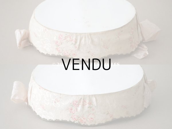 画像11: 1907年 アンティーク ピンクのリボンが結ばれた　バテムのシルク製パニエ　薔薇模様 (11)