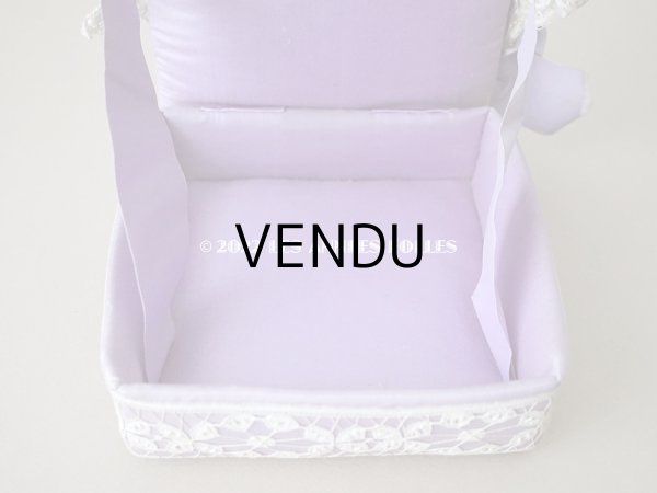 画像9: 19世紀末　アンティーク 大きなリボンが結ばれた ソーイングボックス　ラヴェンダー　ボビンレース (9)