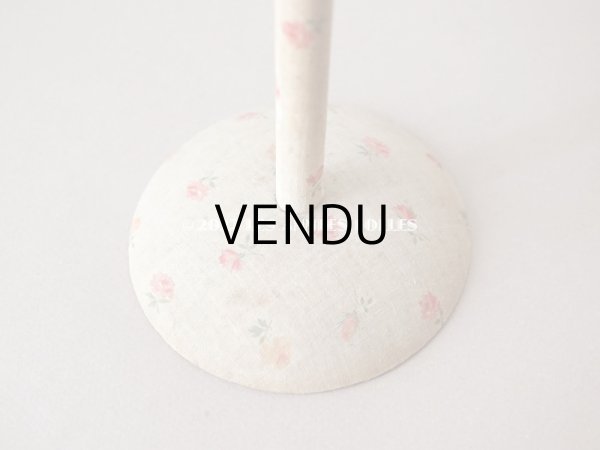 画像4: アンティーク ハットスタンド 小さな薔薇模様のファブリック (4)