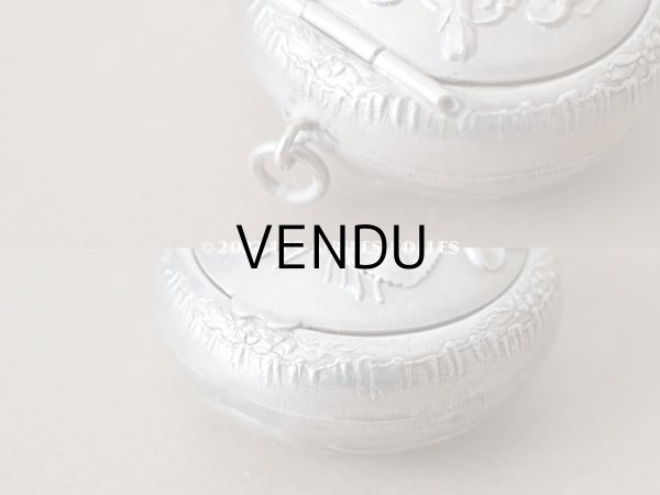 画像7: アンティーク シルバー製 菫のパウダーケース ミラー付き シャトレーヌ用 (7)